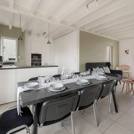 בית נופש Maison Renovee Pour 8 - 200m Tharon